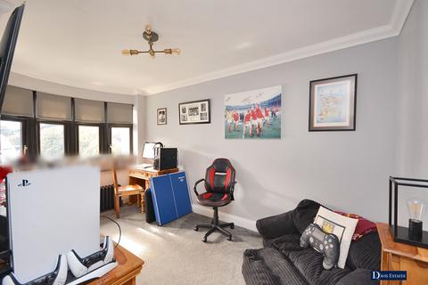 29 Great Nelmes Chase, Hornchurch, RM11 2PS