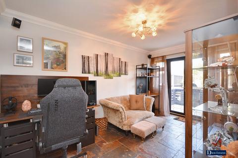 29 Great Nelmes Chase, Hornchurch, RM11 2PS