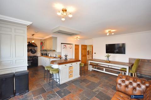 29 Great Nelmes Chase, Hornchurch, RM11 2PS