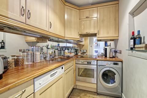 2 bedroom flat for sale, Cornwall Gardens, London SW7