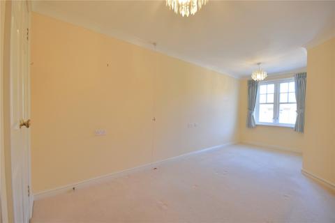 1 bedroom apartment for sale, Massetts Road, Horley, Surrey, RH6
