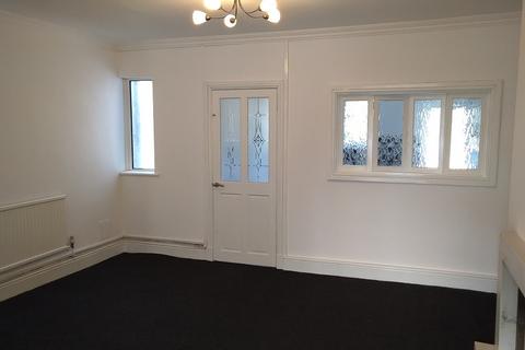 2 bedroom end of terrace house to rent, Bath Avenue, Morriston, Swansea SA6 7AW