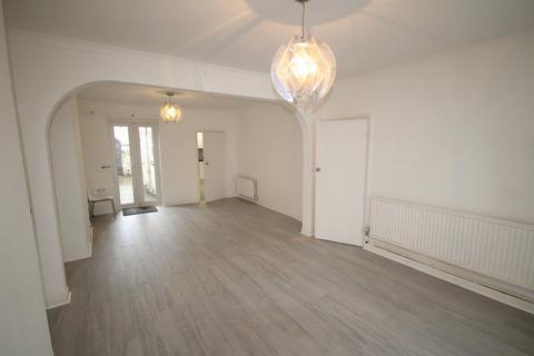 2 bedroom terraced house to rent, Newcomen Road, Wellingborough, NN8