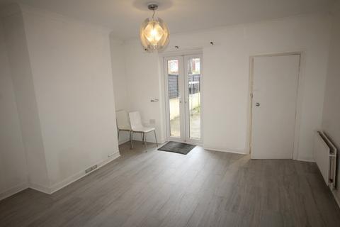2 bedroom terraced house to rent, Newcomen Road, Wellingborough, NN8