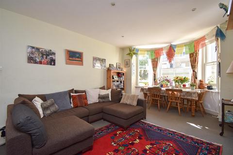 4 bedroom flat for sale, Chapel Park Road, St Leonards-On-Sea