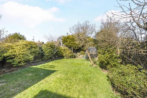 3 bedroom semi-detached house for sale, Lansdowne Road, Surrey TW18
