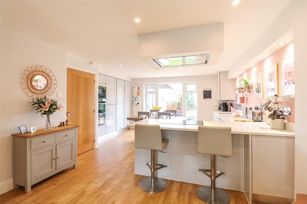 Kitchen/ Family Room