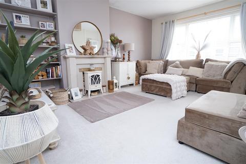 2 bedroom semi-detached bungalow for sale, Bredon Avenue, Wrose, Shipley