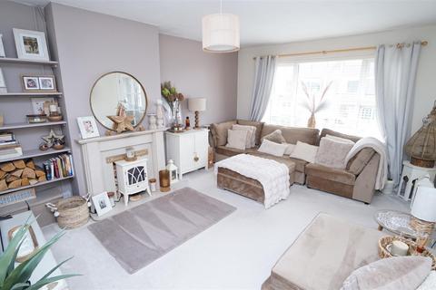 2 bedroom semi-detached bungalow for sale, Bredon Avenue, Wrose, Shipley