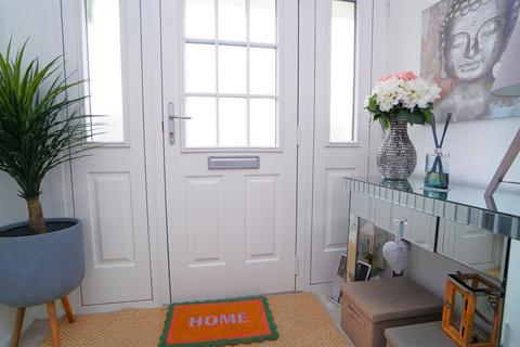 2 bedroom semi-detached bungalow for sale, Bredon Avenue, Wrose, Shipley