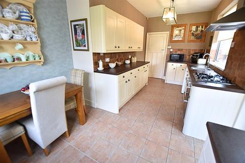 3 bedroom detached house for sale, Edge Avenue, Scartho DN33