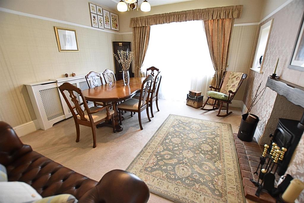 Second reception/dining room
