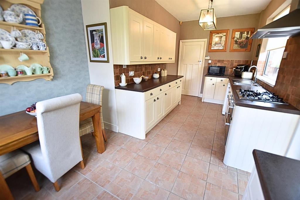 Kitchen breakfast room
