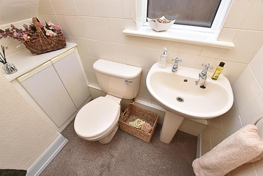 Cloakroom/wc