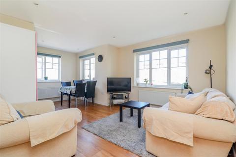 2 bedroom flat for sale, Knepp House, Kennedy Road, Horsham