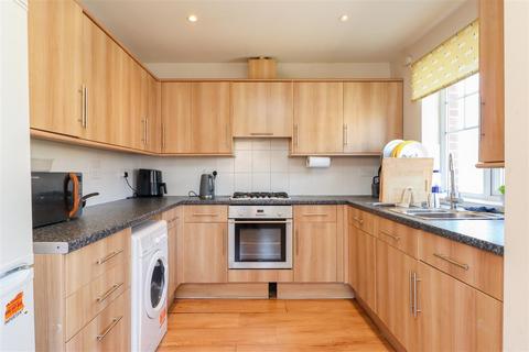 2 bedroom flat for sale, Knepp House, Kennedy Road, Horsham