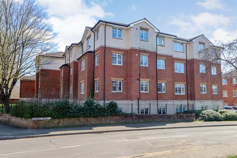 2 bedroom flat for sale, Knepp House, Kennedy Road, Horsham