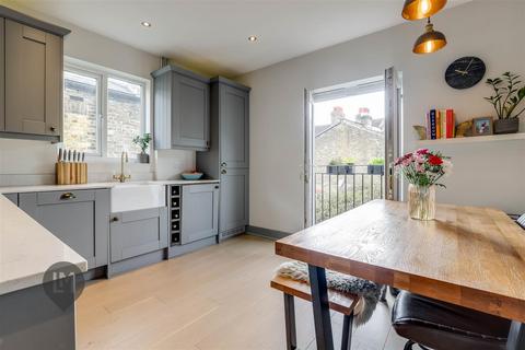 1a Treport Street, London, SW18 2BW