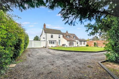 Pine Trees Church Road, Earsham, Bungay, NR35 2TJ