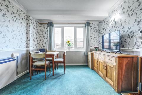 1 bedroom retirement property for sale, Turners Hill, Edwards Court Turners Hill, EN8