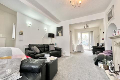 3 bedroom end of terrace house for sale, Milford Avenue, North Shore FY2