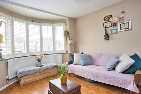 1 Warren Way, Folkestone, CT19 6DT