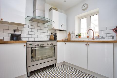 1 Warren Way, Folkestone, CT19 6DT