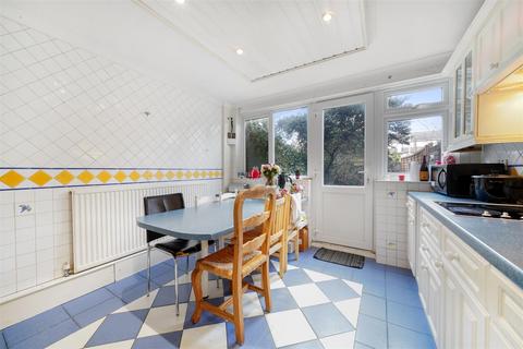 4 bedroom terraced house to rent, Everington Street, London