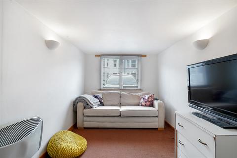 4 bedroom terraced house to rent, Everington Street, London