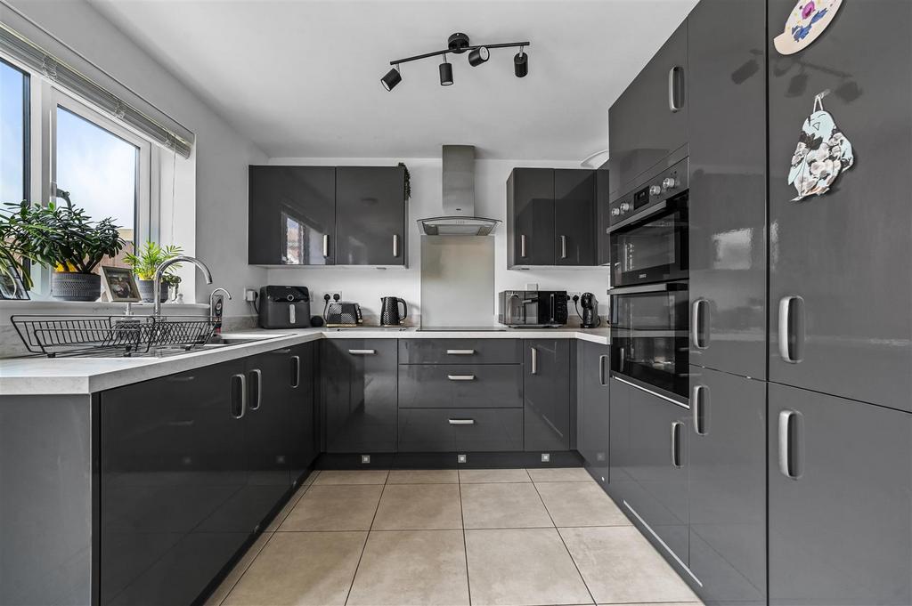 Kitchen/Dining