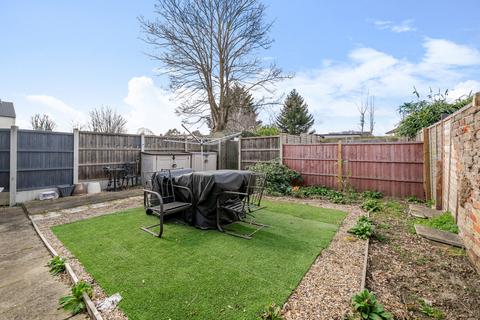 9 Maple Street, Romford, RM7 7JX