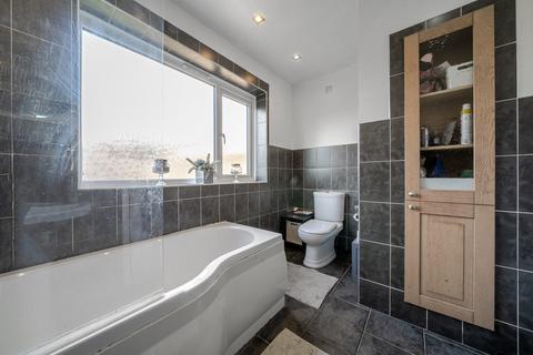 9 Maple Street, Romford, RM7 7JX