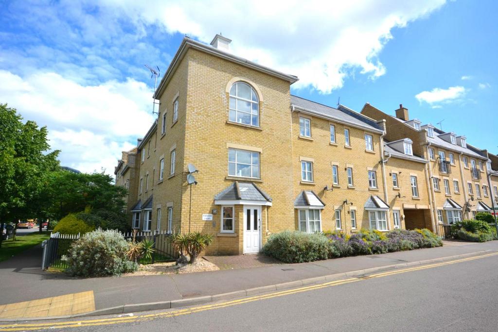 New Writtle Street, Chelmsford, Essex, CM2 2 bed apartment £925 pcm