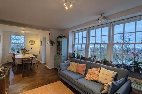3 bedroom flat for sale, Wavell House, Hillcrest, Highgate, London, N6