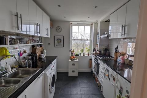3 bedroom flat for sale, Wavell House, Hillcrest, Highgate, London, N6