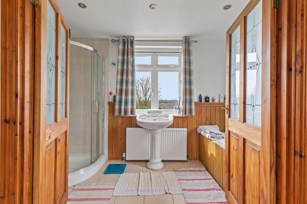 En Suite Bathroom