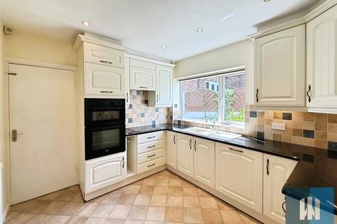 4 bedroom detached house for sale, Far View Bank, Almondbury, Huddersfield, HD5