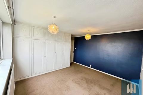 4 bedroom detached house for sale, Far View Bank, Almondbury, Huddersfield, HD5