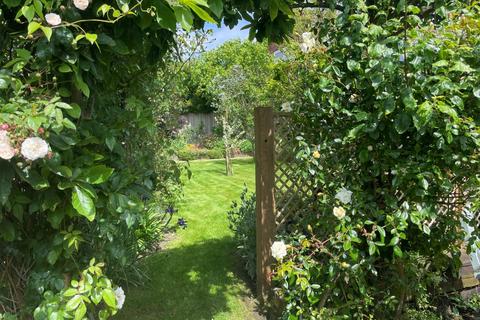 The Log House, 3 Hill Road, Reydon, Southwold, IP18 6NL