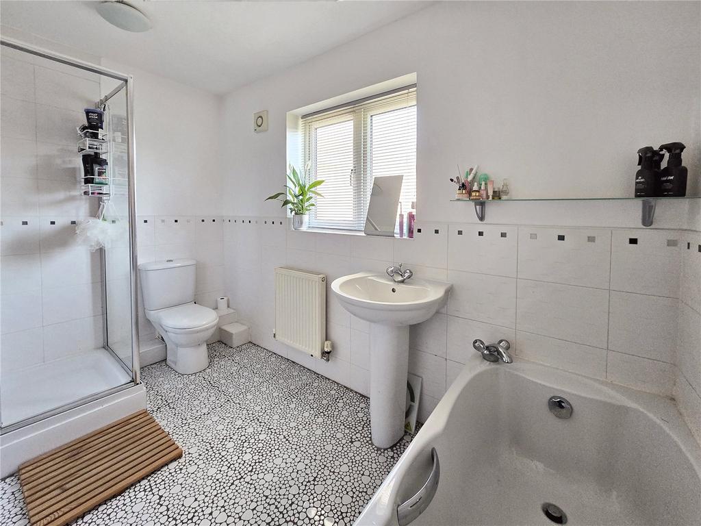 En-Suite Bathroom