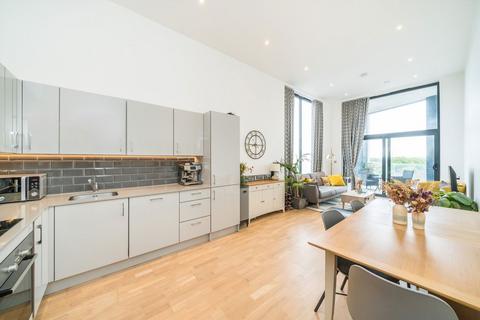 2 bedroom flat for sale, Milner Road, London SW19