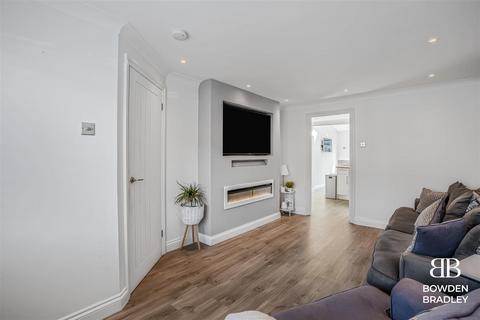 23 Karina Close, Chigwell, IG7 4EN
