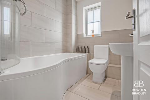 23 Karina Close, Chigwell, IG7 4EN