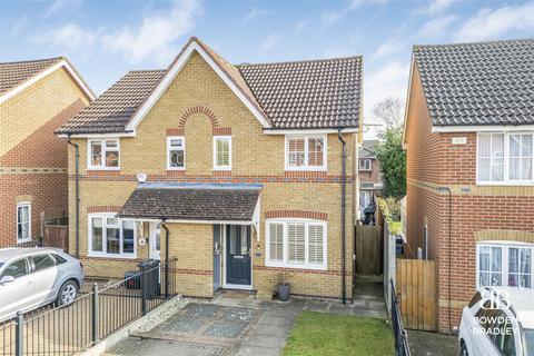 23 Karina Close, Chigwell, IG7 4EN