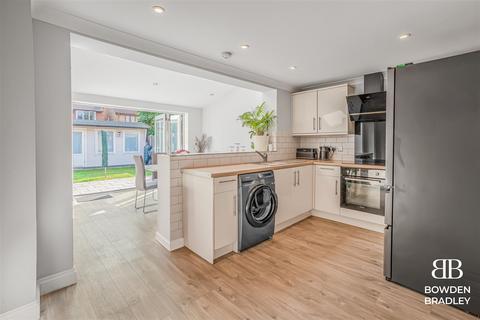 23 Karina Close, Chigwell, IG7 4EN