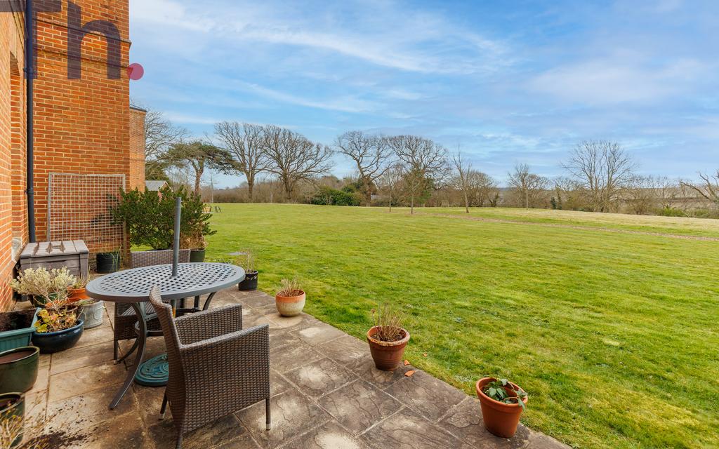 Patio &amp; Communal Garden