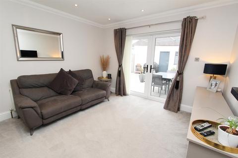 2 Benfleet Close, Sutton, SM1 3SE