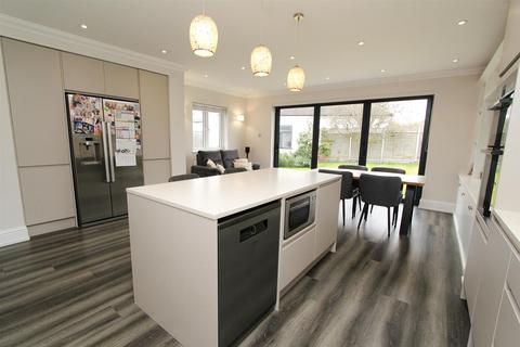 2 Benfleet Close, Sutton, SM1 3SE