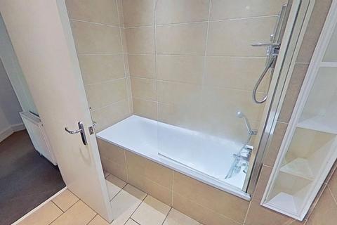 3 bedroom flat to rent, Caledonian Place, Edinburgh, EH11