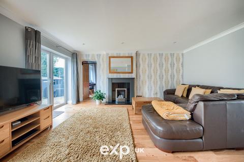 5 Glenwood Drive, Cheswick Green, Solihull, B90 4HJ